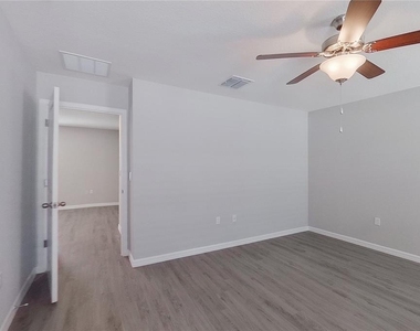 8704 Sw 44th Court - Photo Thumbnail 13