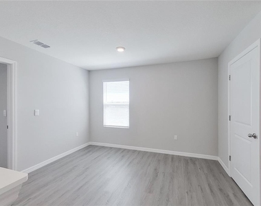8704 Sw 44th Court - Photo Thumbnail 7