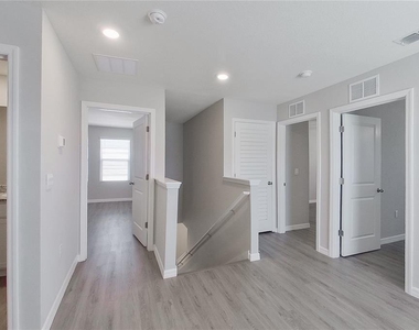 8704 Sw 44th Court - Photo Thumbnail 8
