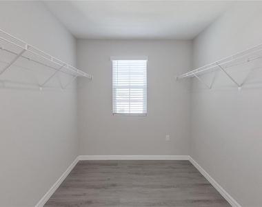 8704 Sw 44th Court - Photo Thumbnail 14