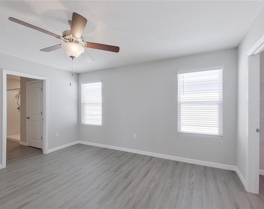 8704 Sw 44th Court - Photo Thumbnail 12