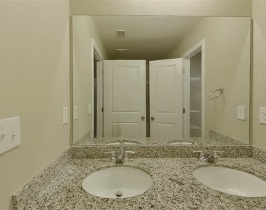 9131 Aegean Circle - Photo Thumbnail 15
