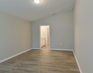 9131 Aegean Circle - Photo Thumbnail 13
