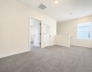 16091 Balboa Mist Court - Photo Thumbnail 11