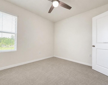 16091 Balboa Mist Court - Photo Thumbnail 8