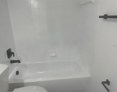 2421 Ashecroft Drive - Photo Thumbnail 14