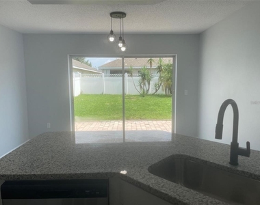 2421 Ashecroft Drive - Photo Thumbnail 9