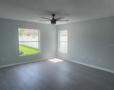 2421 Ashecroft Drive - Photo Thumbnail 7