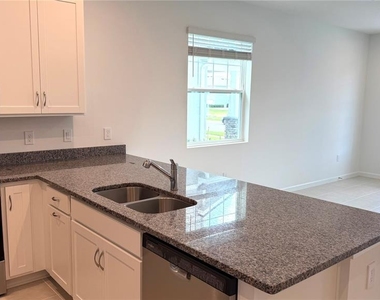 2947 Camellia Flower Street - Photo Thumbnail 4