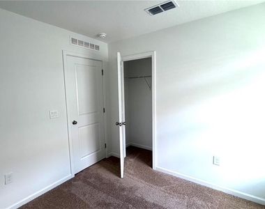 2947 Camellia Flower Street - Photo Thumbnail 14