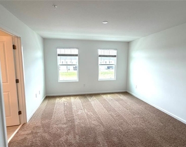 2947 Camellia Flower Street - Photo Thumbnail 15