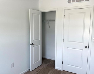 2947 Camellia Flower Street - Photo Thumbnail 9