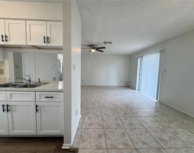 1013 Arizona Court - Photo Thumbnail 8