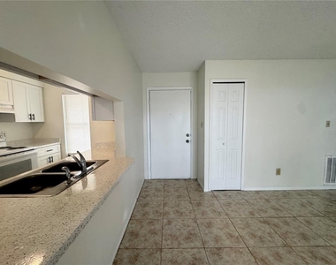 1013 Arizona Court - Photo Thumbnail 10
