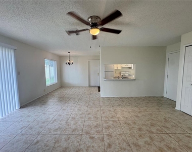 1013 Arizona Court - Photo Thumbnail 9