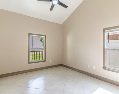 148 Madalyn Court - Photo Thumbnail 6