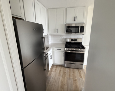 3333 Broadway - Photo Thumbnail 1