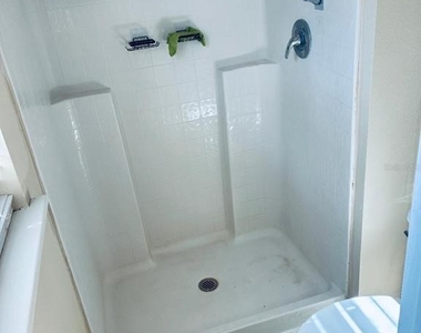 5662 Oakwood Knoll Drive - Photo Thumbnail 5