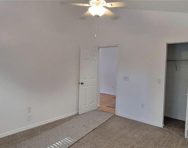 4201 Nw 23rd Terrace - Photo Thumbnail 13