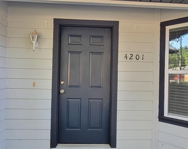 4201 Nw 23rd Terrace - Photo Thumbnail 28
