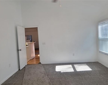 4201 Nw 23rd Terrace - Photo Thumbnail 15