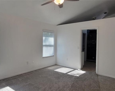 4201 Nw 23rd Terrace - Photo Thumbnail 14