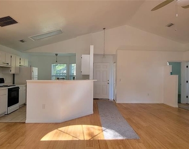 4201 Nw 23rd Terrace - Photo Thumbnail 21