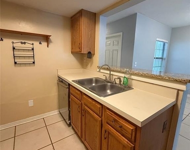 7200 Sw 8th Avenue - Photo Thumbnail 10