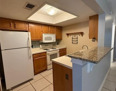 7200 Sw 8th Avenue - Photo Thumbnail 9
