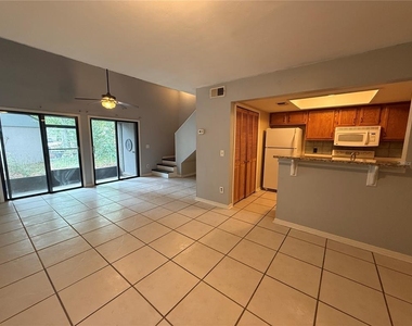 7200 Sw 8th Avenue - Photo Thumbnail 8