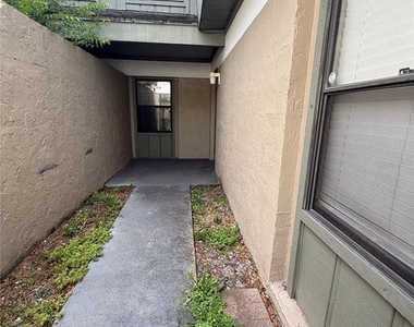 7200 Sw 8th Avenue - Photo Thumbnail 1