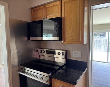 107 N Galena Avenue - Photo Thumbnail 7
