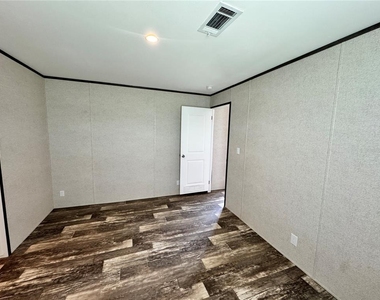 1115 Nw 12th Lane - Photo Thumbnail 6