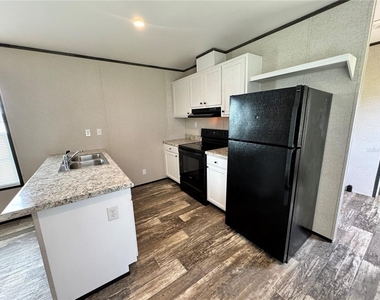 1115 Nw 12th Lane - Photo Thumbnail 3