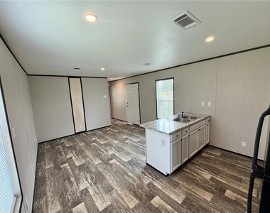 1115 Nw 12th Lane - Photo Thumbnail 1