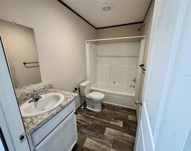 1115 Nw 12th Lane - Photo Thumbnail 11