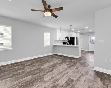 309 E Virginia Avenue - Photo Thumbnail 17