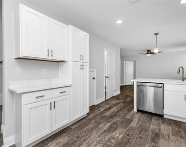 309 E Virginia Avenue - Photo Thumbnail 7