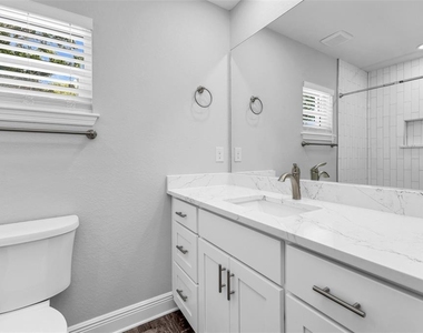 309 E Virginia Avenue - Photo Thumbnail 24