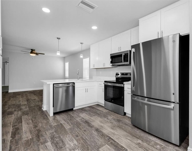 309 E Virginia Avenue - Photo Thumbnail 8