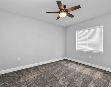 309 E Virginia Avenue - Photo Thumbnail 26