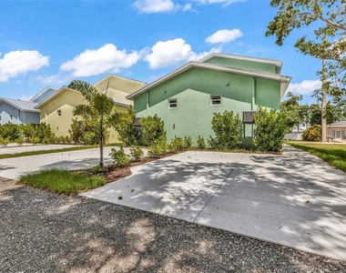 309 E Virginia Avenue - Photo Thumbnail 36