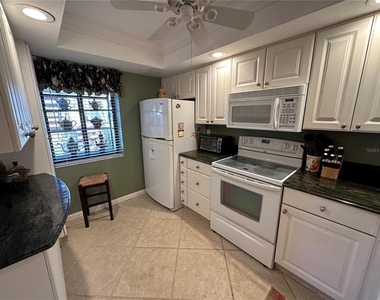 760 Avenida Estancia - Photo Thumbnail 6