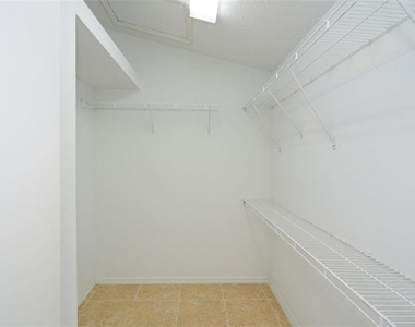 6227 Yellowtop Drive - Photo Thumbnail 13