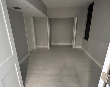 2020 Harbourside Drive - Photo Thumbnail 20