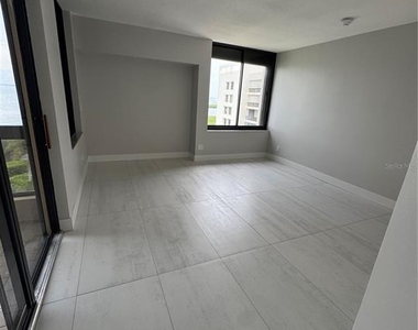 2020 Harbourside Drive - Photo Thumbnail 16