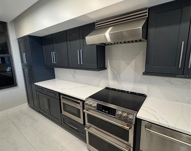 2020 Harbourside Drive - Photo Thumbnail 2