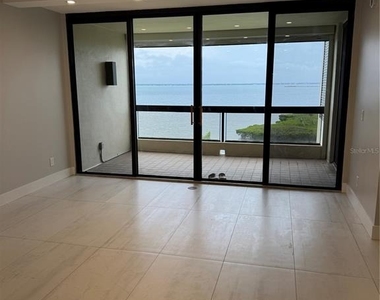 2020 Harbourside Drive - Photo Thumbnail 8