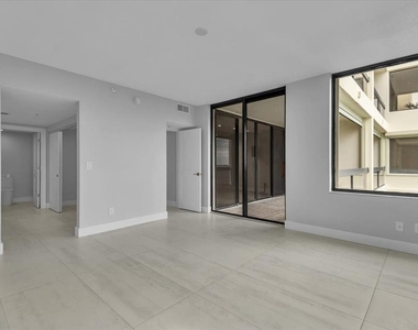 2020 Harbourside Drive - Photo Thumbnail 33