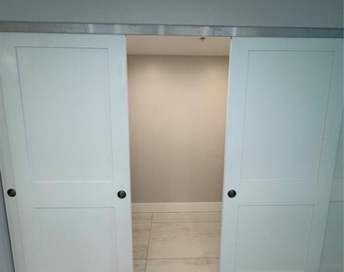 2020 Harbourside Drive - Photo Thumbnail 19
